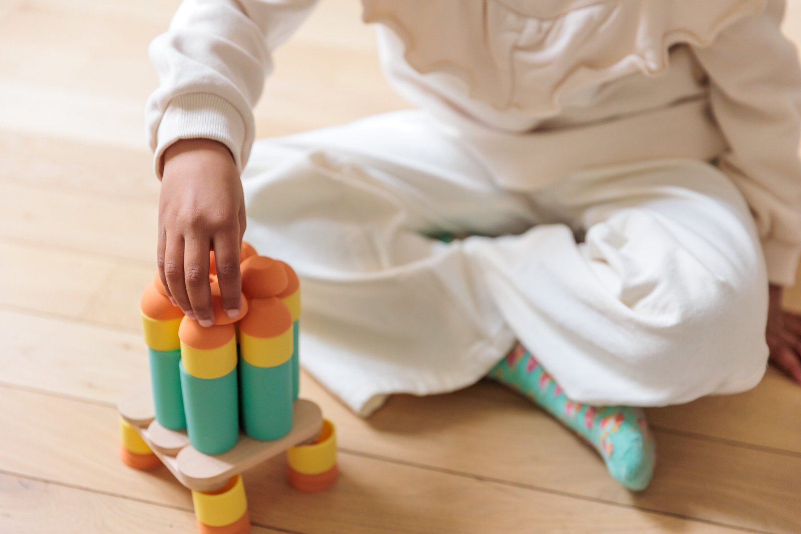 Open play set for building imaginary objects